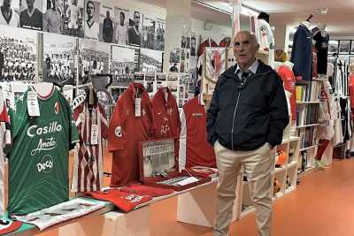 Nel rione Japigia c'� un tempio dedicato alla storia del calcio barese: � il "Museo dello sport"